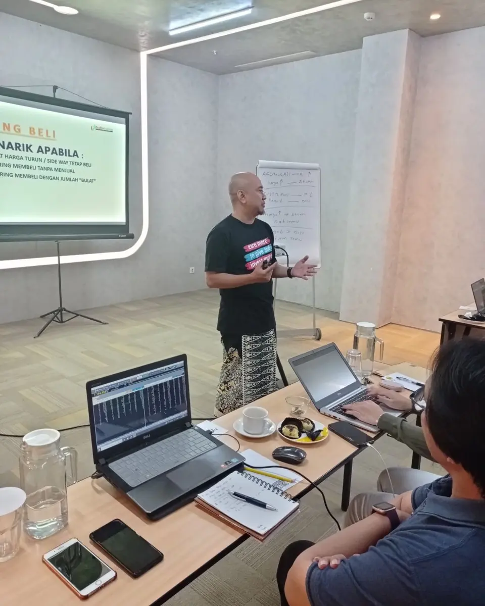 Dokumentasi kegiatan kelas saham Profita Institute 10